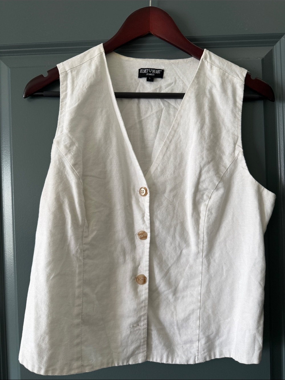 Velvet Heart Cream Button-Front Sleeveless V-Neck Top